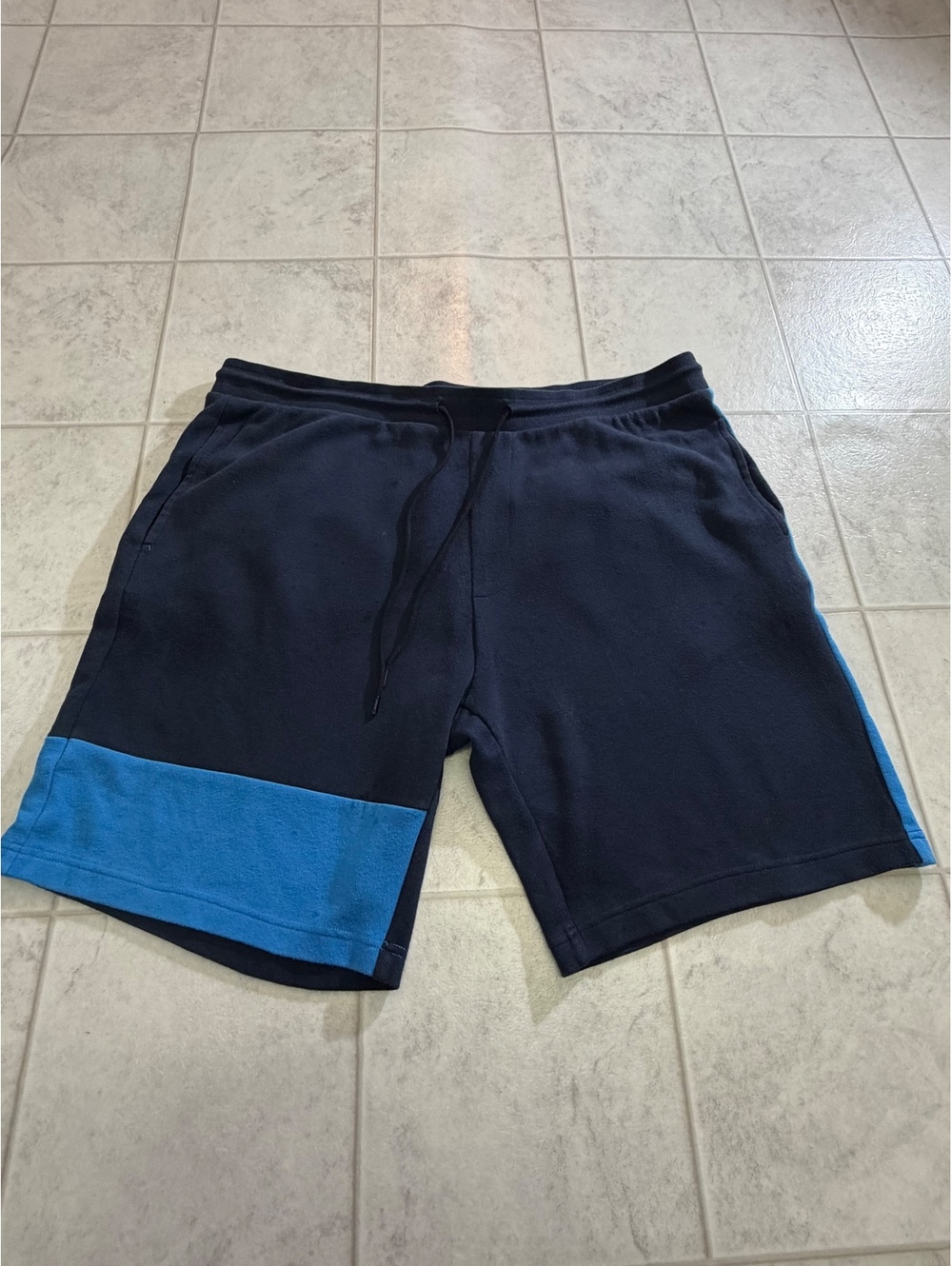 Original Use Men's XL Navy Blue and Light Blue Athletic Shorts